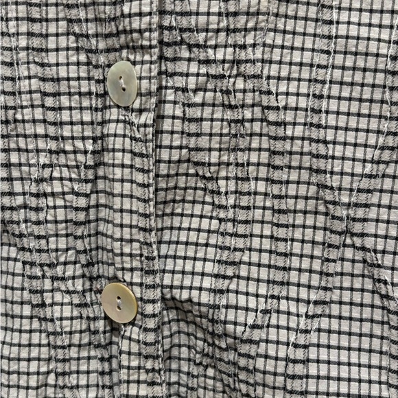 Cut loose button down blouse - Picture 4 of 4